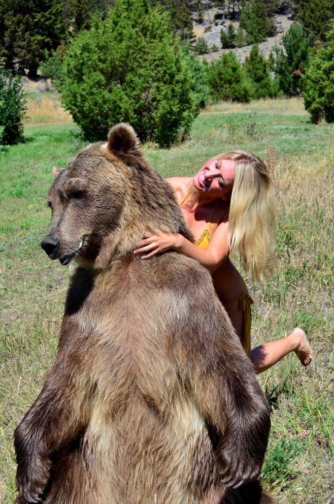 vanessa-rivers-bikini-grizzly-bear 2