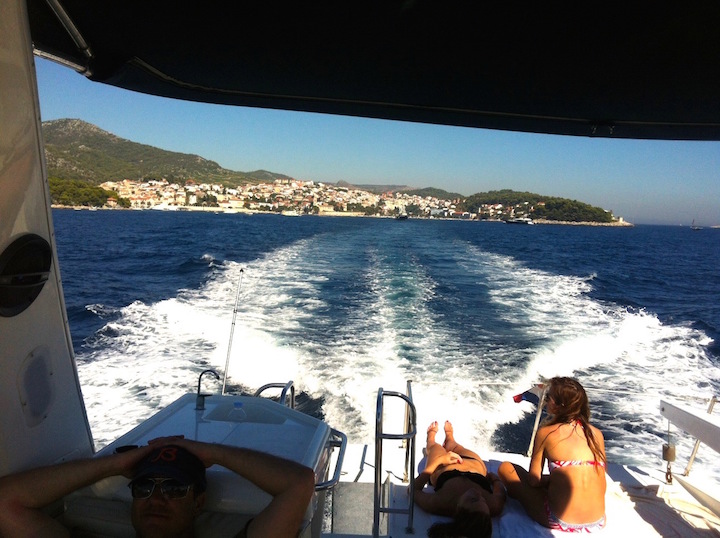 yacht to hvar 