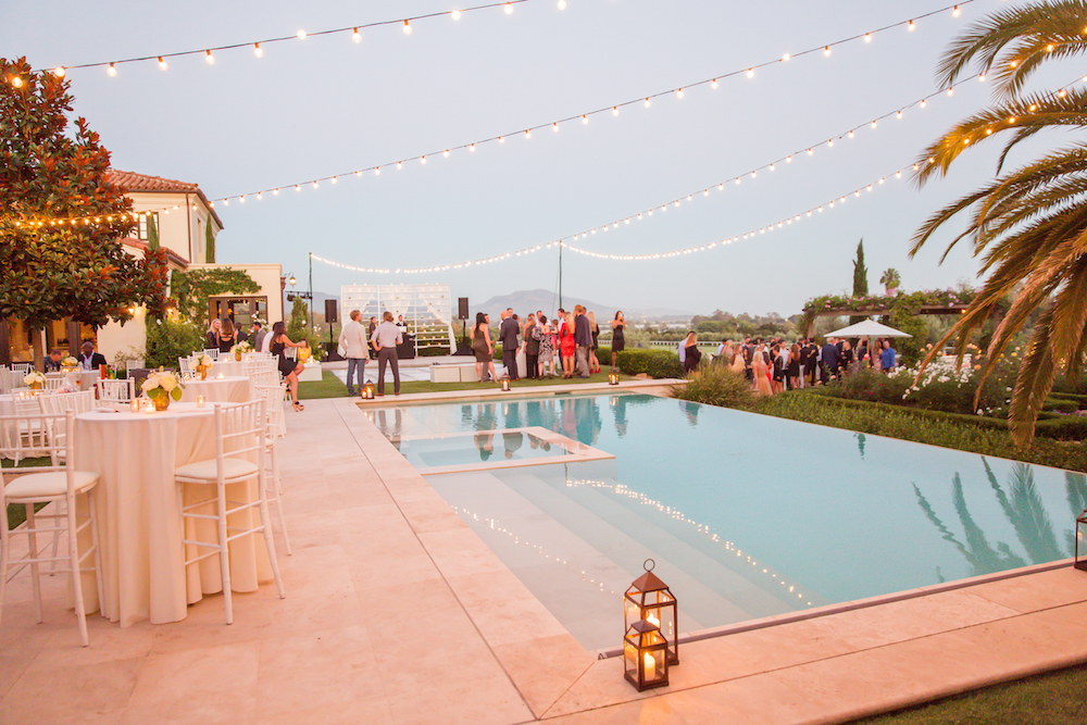 romantic-villa-wedding-lighing