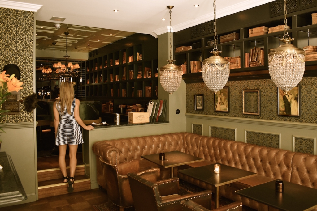 vanessa-rivers-hotel-pigalle
