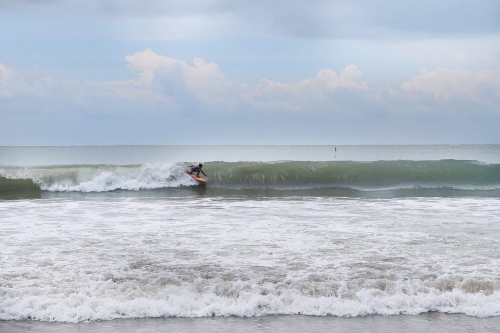 mondo-budget-surf-retreat-bali-1