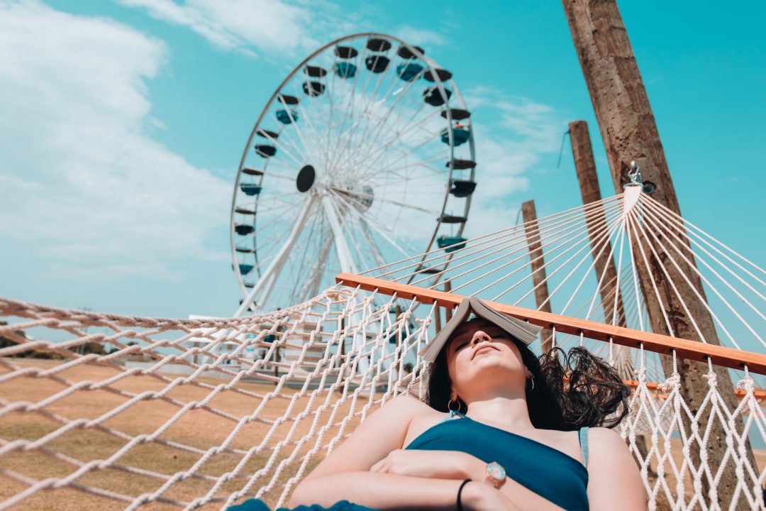 HOW TO DEAL WITH A SNORING TRAVEL COMPANION